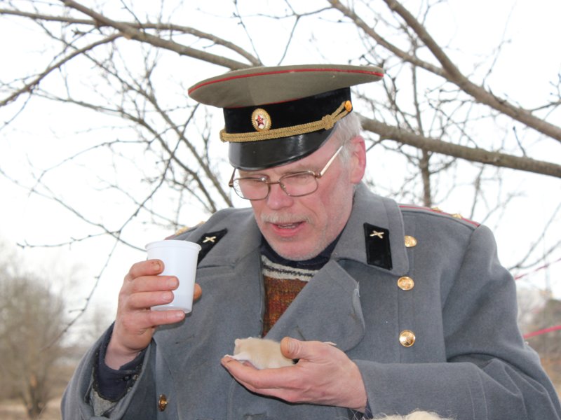 Чтобы позиционировать картинку, кликните по ней